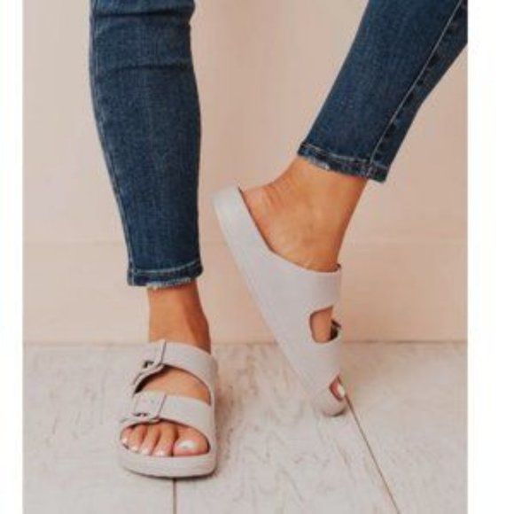 !!NEW!! Lightweight Double Buckle Sandals – Taupe Grey - Picture 4 of 9